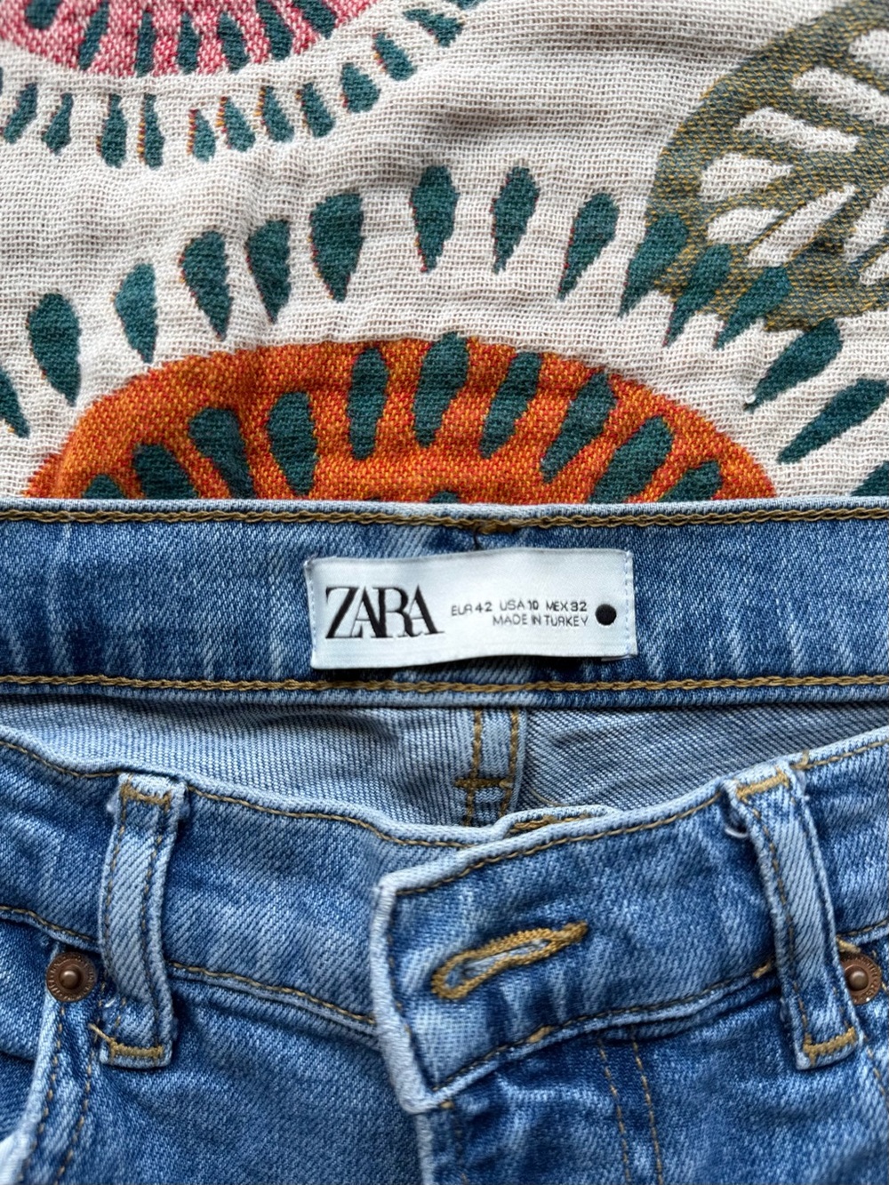 Zara Light Blue Boyfriend Jeans with Knee Distress - Picture 2 of 2